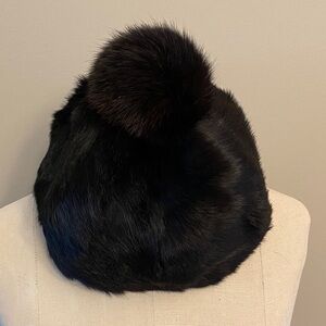 Elegant Black Fur Pom-Pom Hat